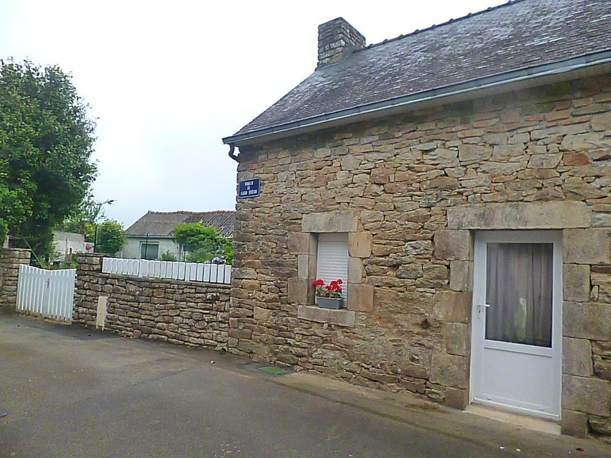 Gite Au Calme Centre Finistere Jardin Clos Trégourez Zewnętrze zdjęcie